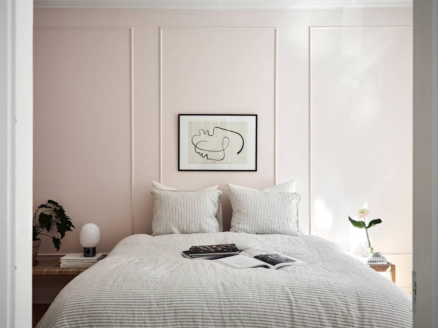 pastel pink room 