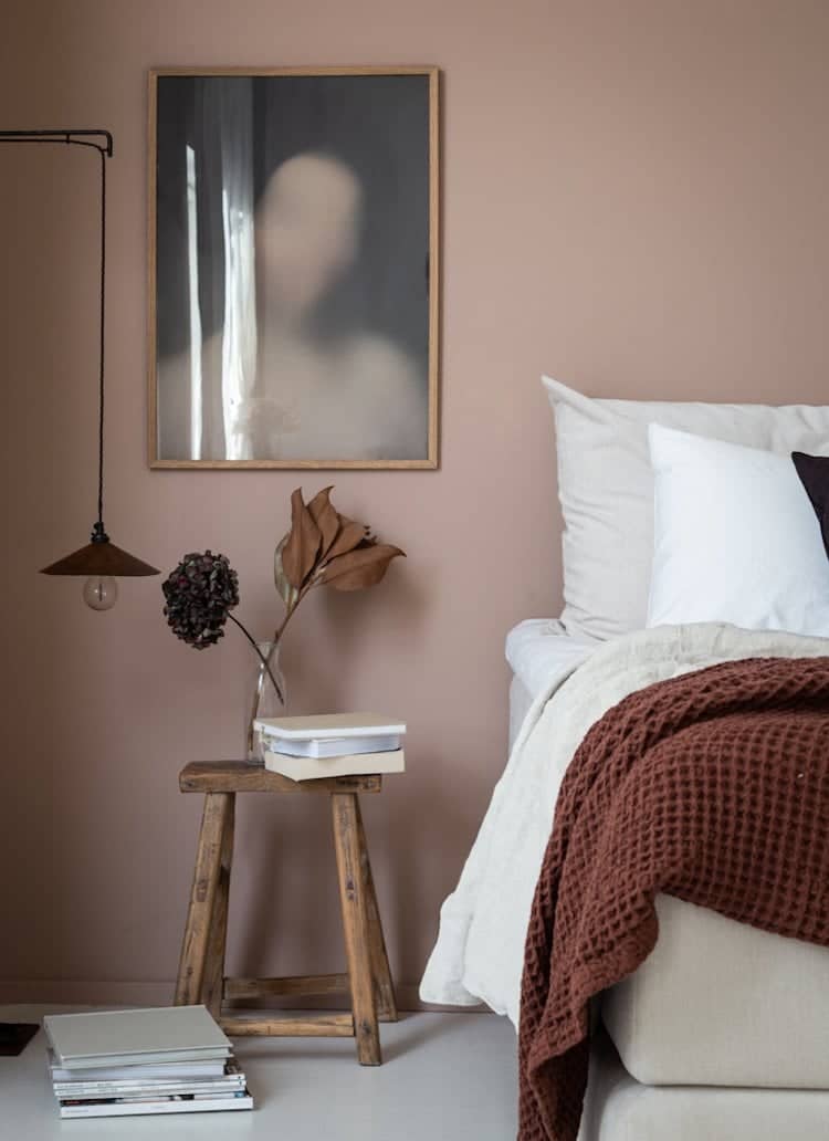 pastel pink room 