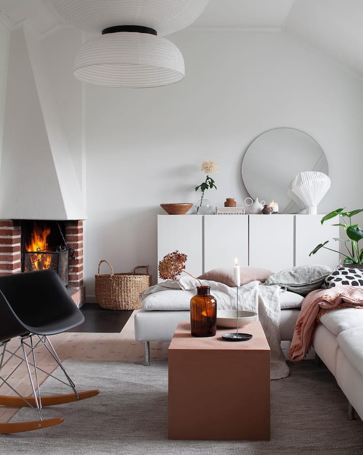 pastel pink room 